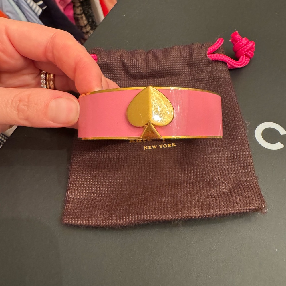 GUC! Kate Spade bangle. One size. Jewelry bag included.
